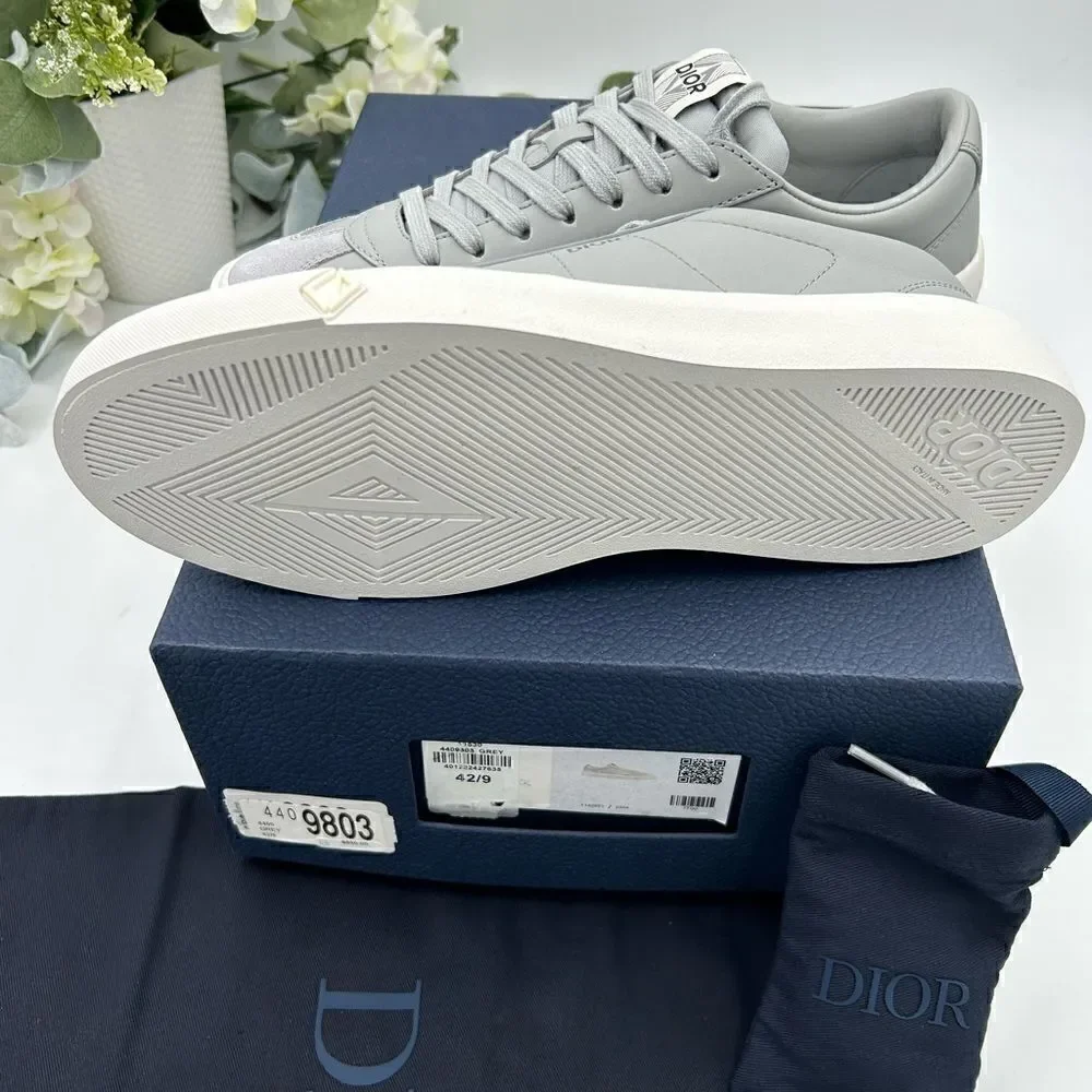 Men’s Dior, B101 low top leather sneakers size 9 made in Italy